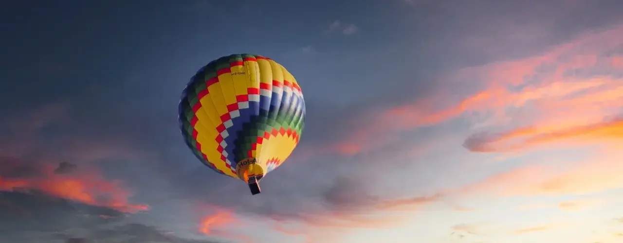 Une montgolfière qui s'échappe