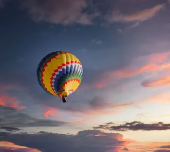 Une montgolfière qui s'échappe