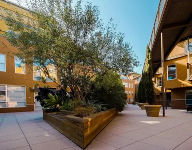 Un cour entre des copropriétés