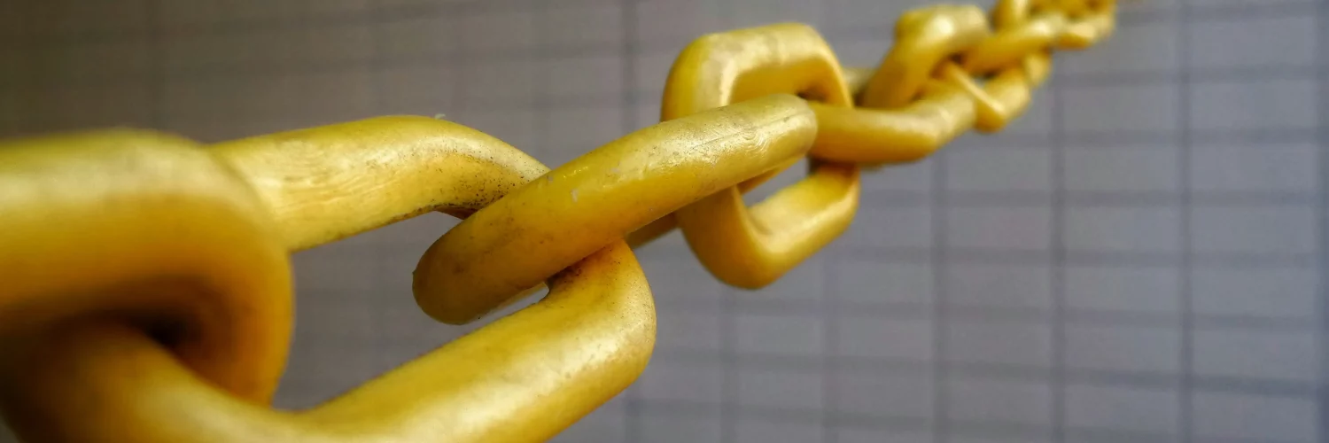 Une chaine jaune