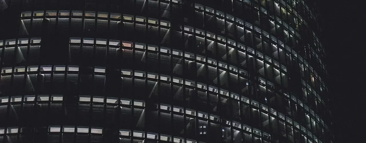 Un siège de banque la nuit