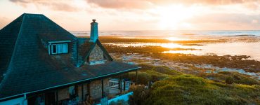 Une villa au bord de la mer