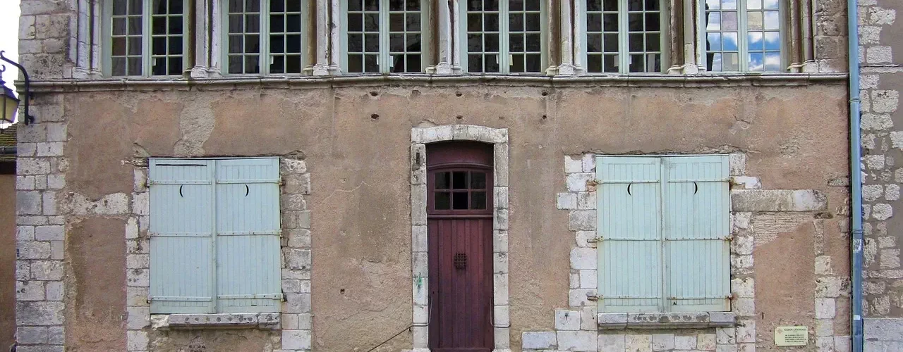 Un vieux logement vide