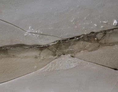 Une fissure dans un mur : comment supprimer un pont thermique