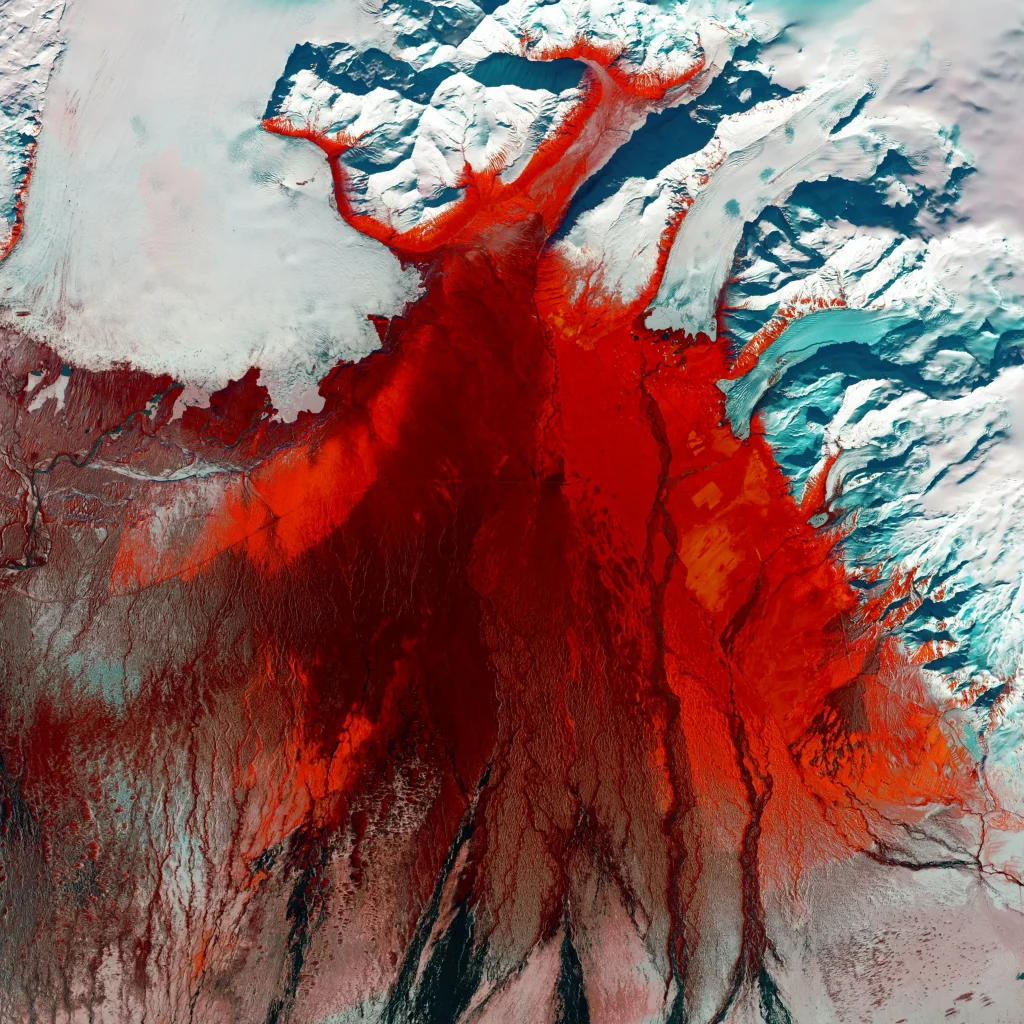 Du magma qui coule dans la glace