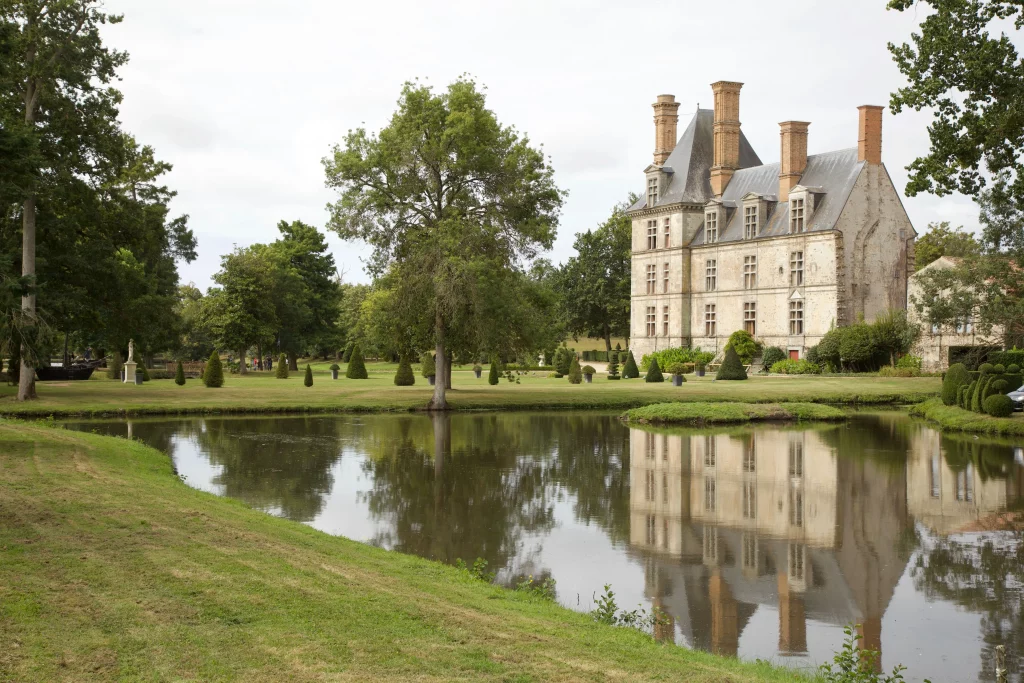 Un manoir au milieu de la nature