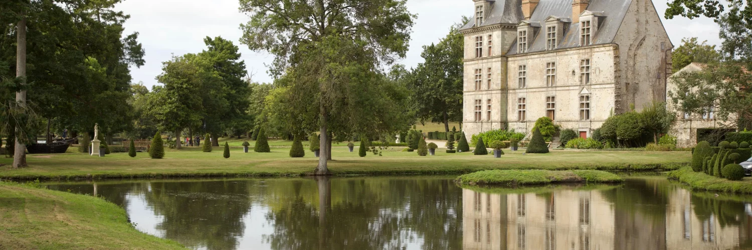 Un manoir au milieu de la nature